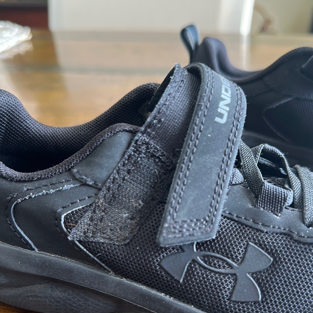 Under Armour Black Sneakers - Picture 6 of 8